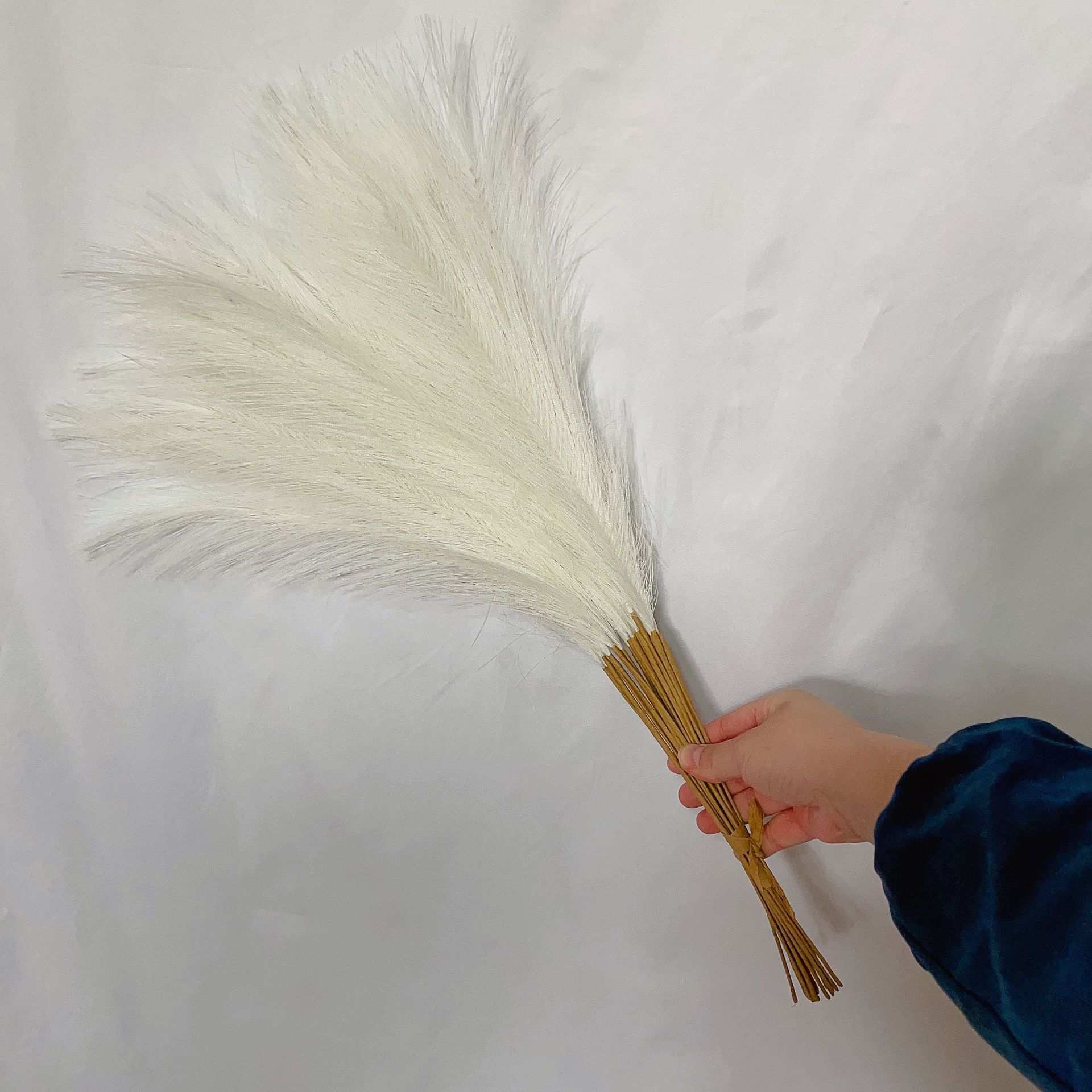 55cm Artificial Pampas Grass Boho Home Decor - Image 9